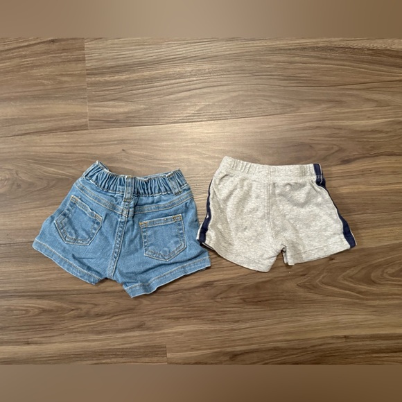 Carter's Baby Boy Blue Denim and Gray Shorts Set size 3M - Picture 2 of 4